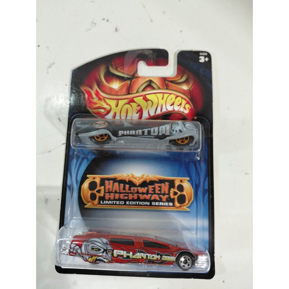 NIP Hot Wheels Halloween Highway 1:64 Die Cast Sentinel 400 Limo & Phantasique